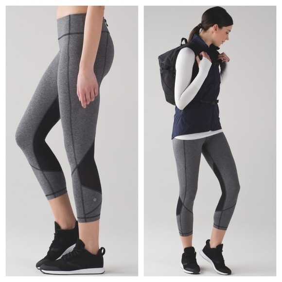 Lululemon / Pace Rival Crop 22” grey black panel 4 - Picture 1 of 7